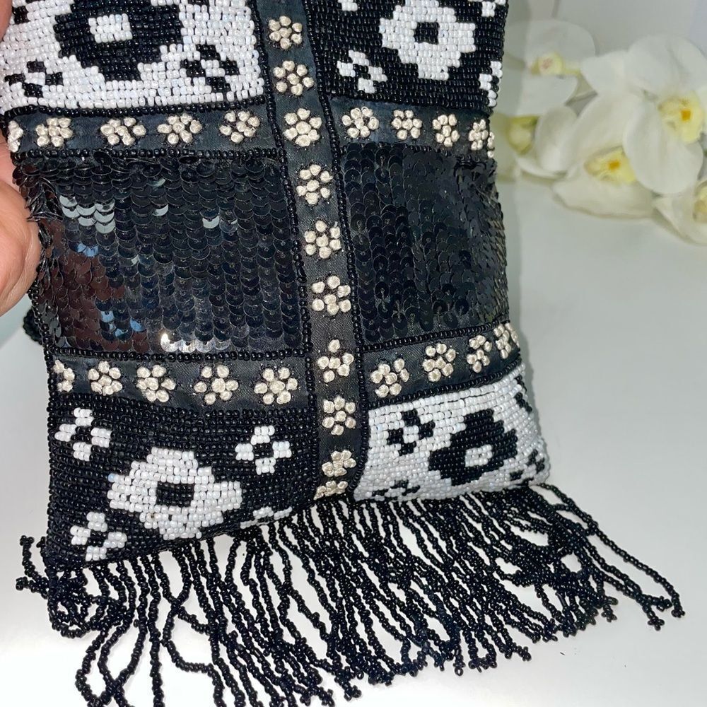 Elegant Black and White Beaded Fringe Bag - Picture 6 of 7